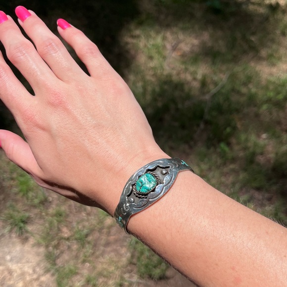 Vintage Navajo Waterbird Inlay Cuff Bracelet - Picture 4 of 16